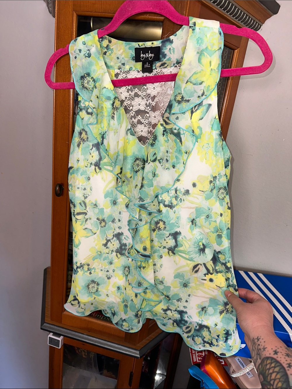 Y2K by & by Floral Ruffle V-Neck Camisole in Mint, Yellow, White